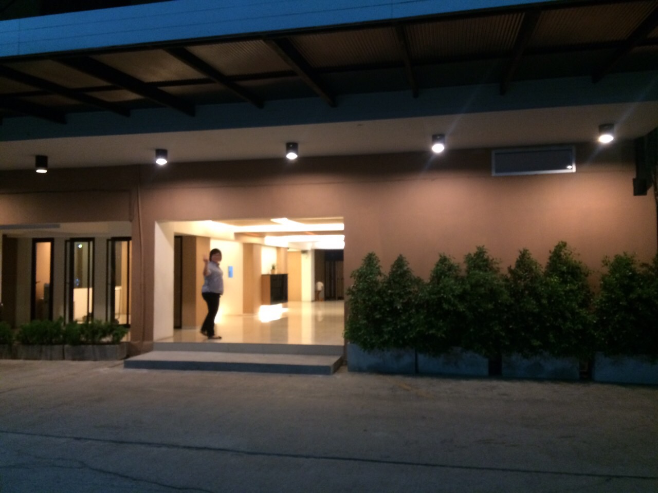 [photo of hotel facade]